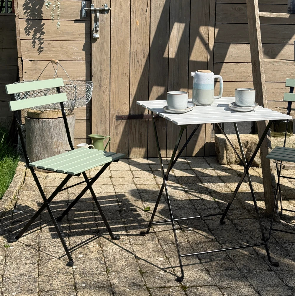 Salon de jardin peint avec la peinture extérieure pour le bois Eléonore Déco
