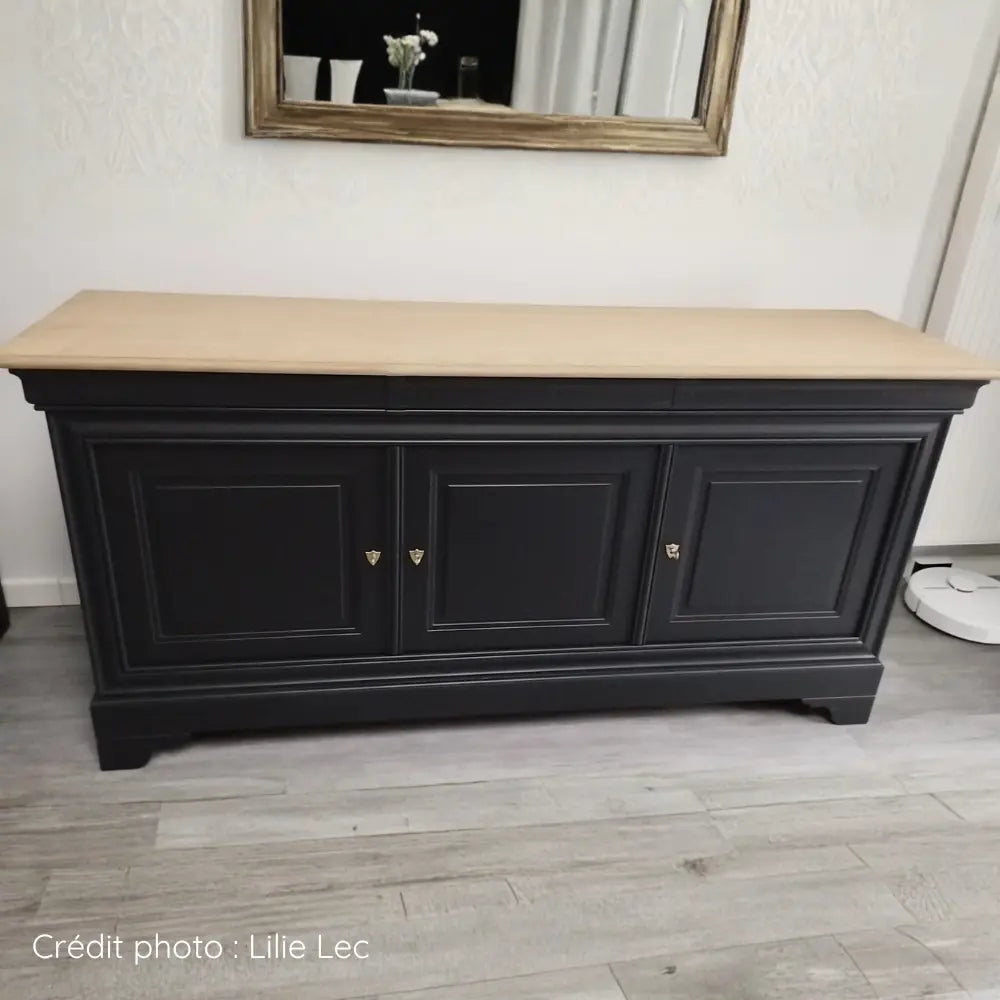 Meuble en merisier verni relooké bois naturel et peinture Noir