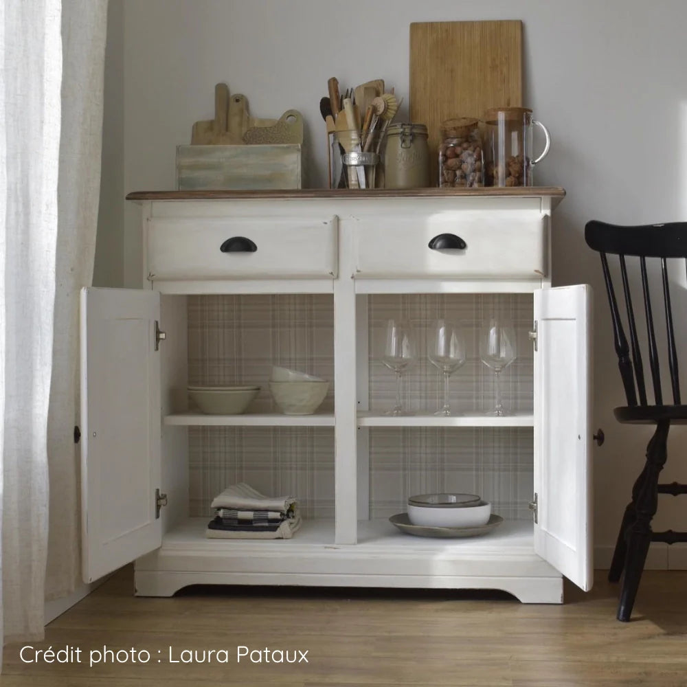 Buffet bas en bois nettoyé puis repeint en blanc
