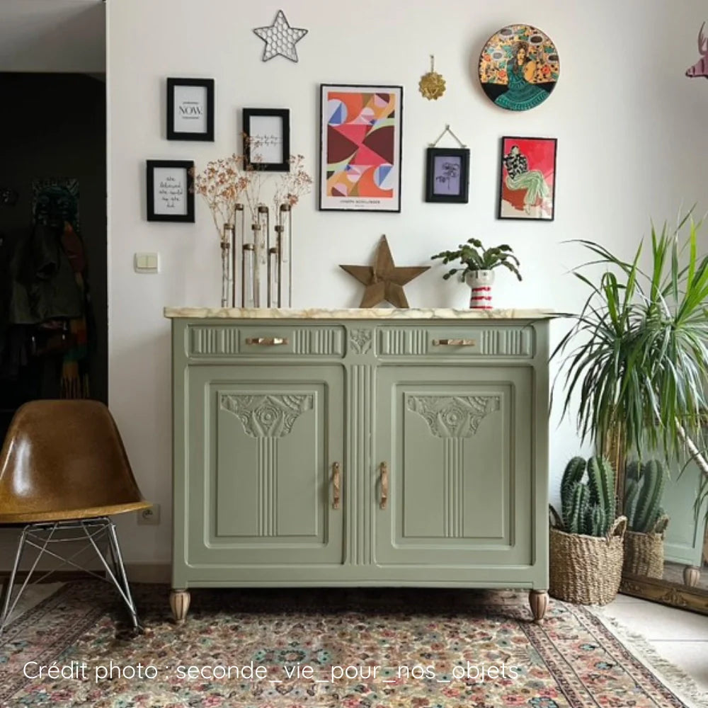 Buffet en bois Art déco verni, nettoyé puis repeint en Vert de gris, sans décapage