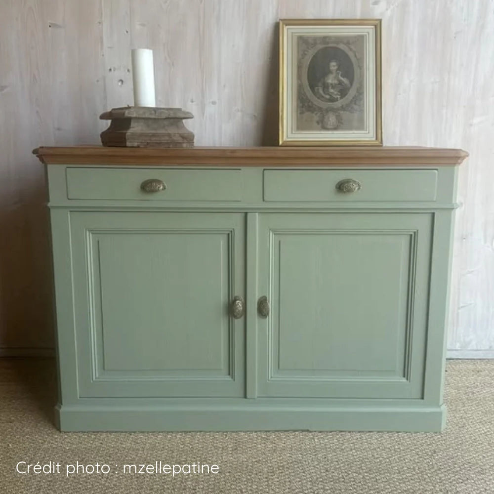Buffet en bois massif relooké bois naturel sur plateau et peinture pour meuble Vert de gris Eléonore Déco