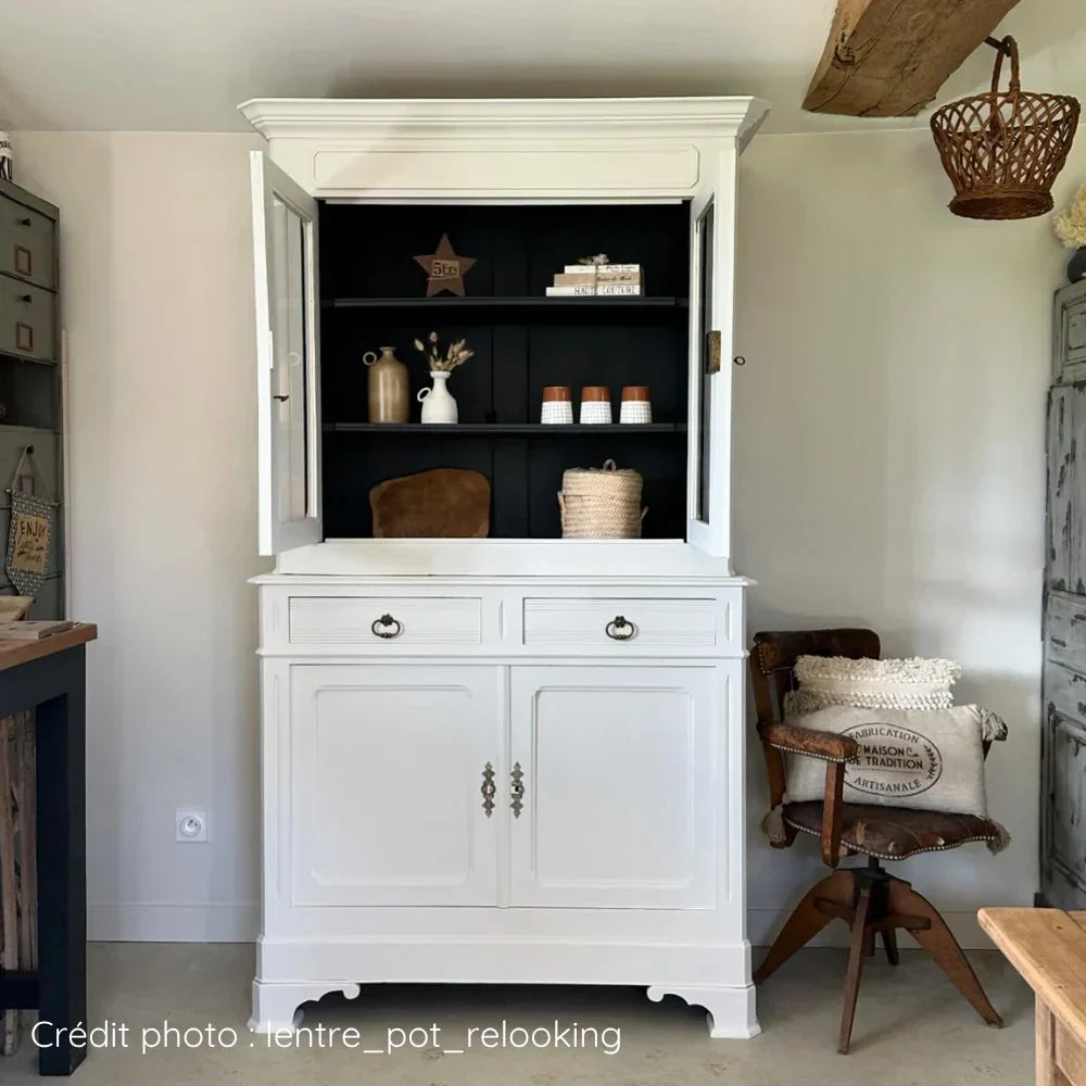 Buffet ancien en bois 2 corps relookée en blanc et intérieur en noir