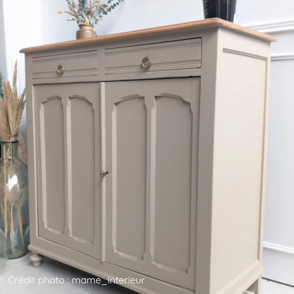 Buffet parisien en bois verni poncé puis repeint avec peinture pour meuble Corde Eléonore Déco