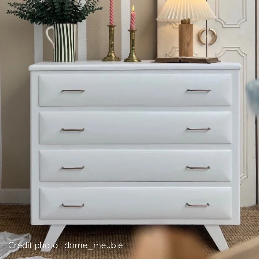 Commode en bois pieds compas repeinte en Blanc sans décapage