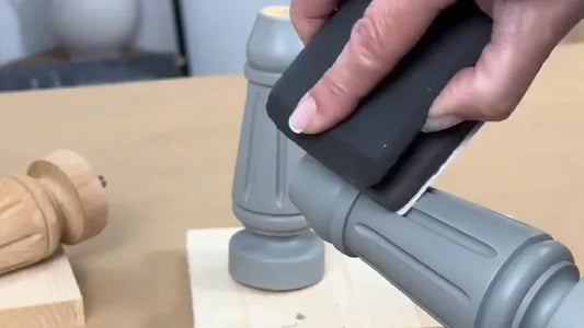 Créer un effet usé sur un meuble en bois