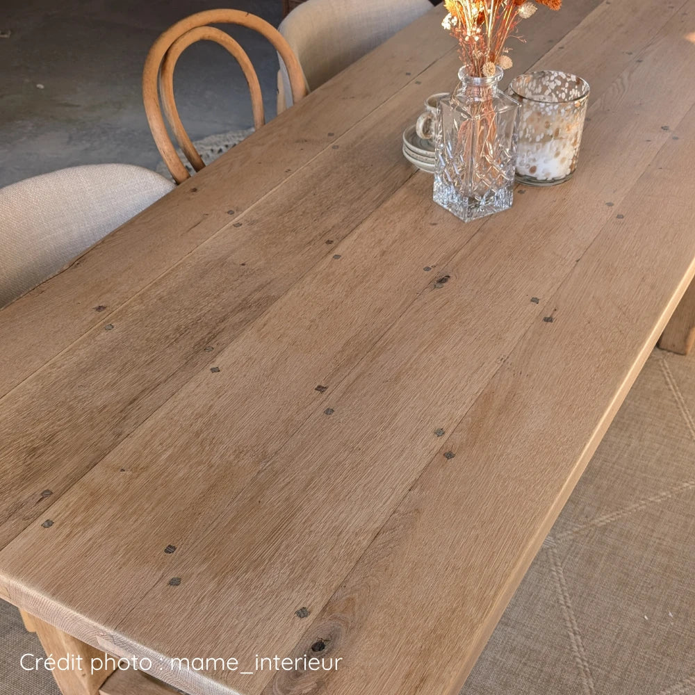 Plateau de table en chêne poncé puis protégé