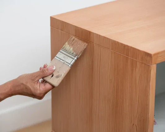 Effet bois réaliste sur un meuble en mélaminé