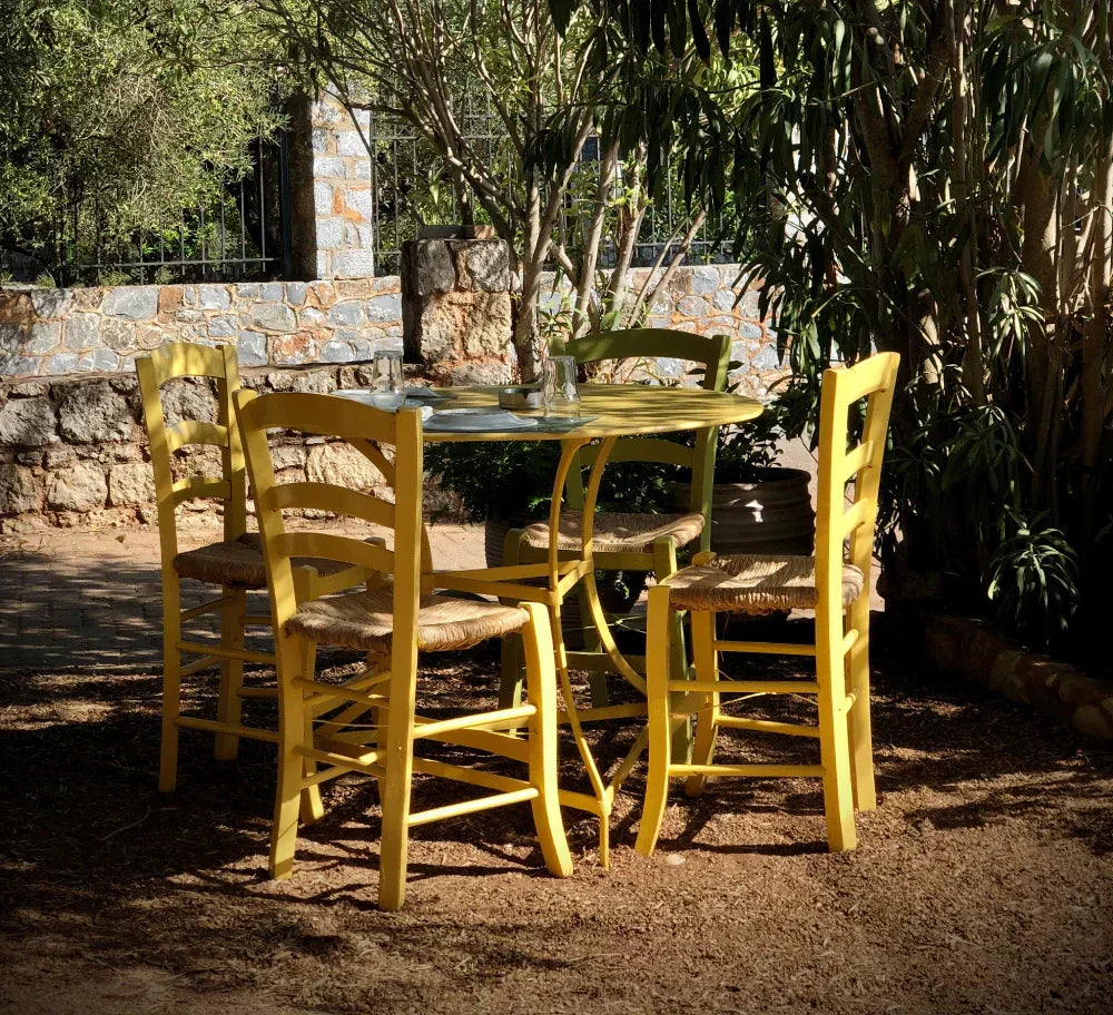 Chaises de jardin repeintes avec la peinture extérieure pour le bois Eléonore Déco