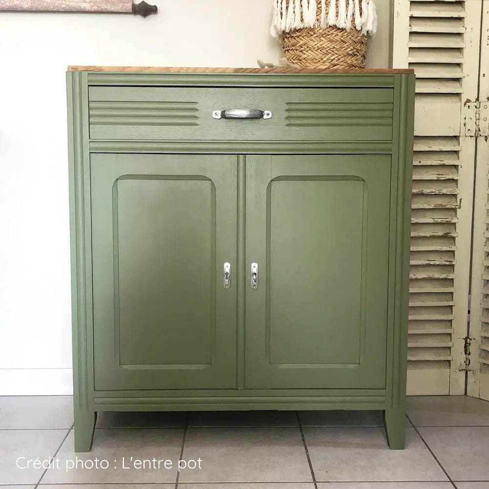 Buffet parisien en bois peint en vert Kaki