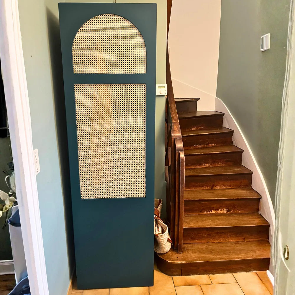 Armoire moderne repeinte avec la couleur Pétroléum