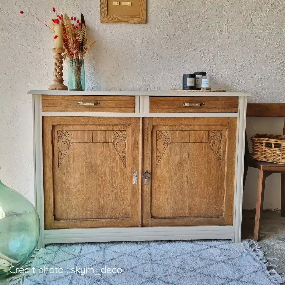 buffet art deco en bois repeint couleur lin avec bois brut apres renovation
