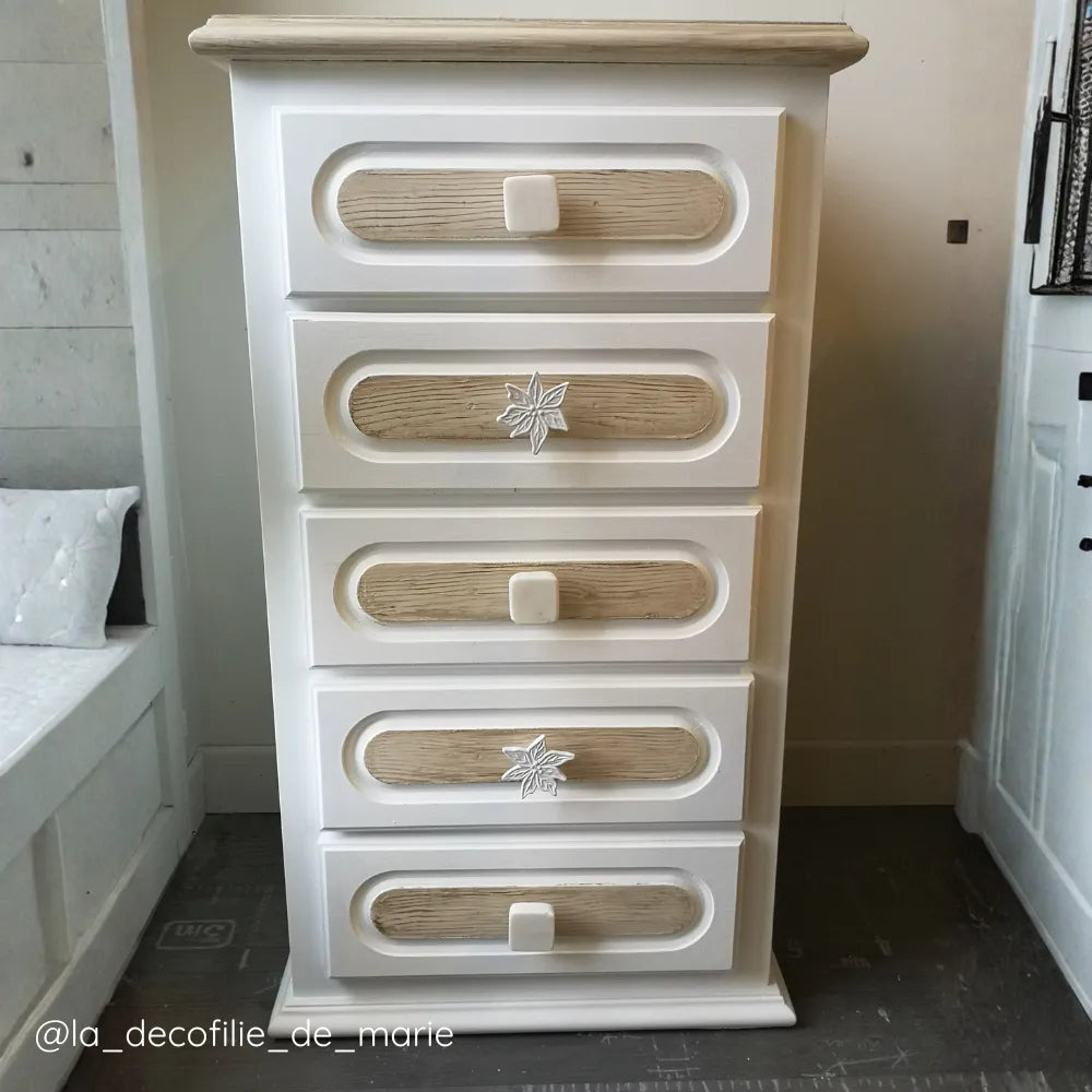 Chiffonnier en bois relooké et repeint en Blanc