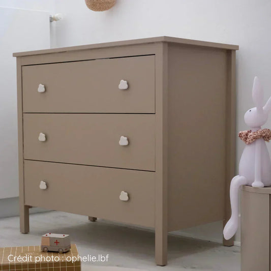 Commode Ikea en mélaminé peinte avec la Peinture Meuble sans décapage couleur marron Chamois