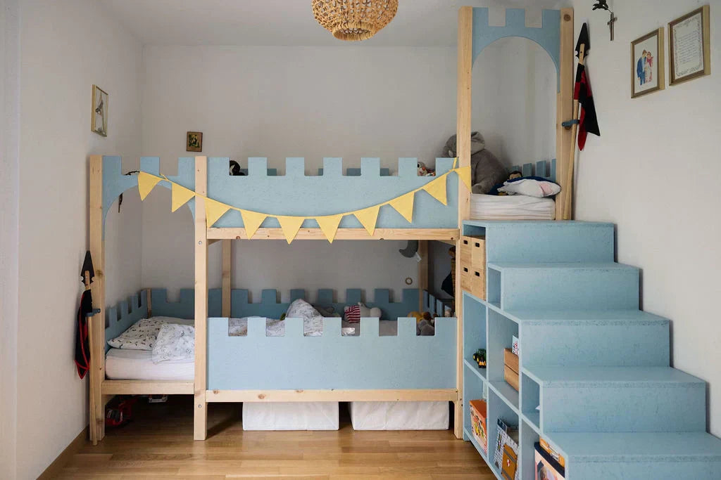 lit chateau en bois peint pour enfant