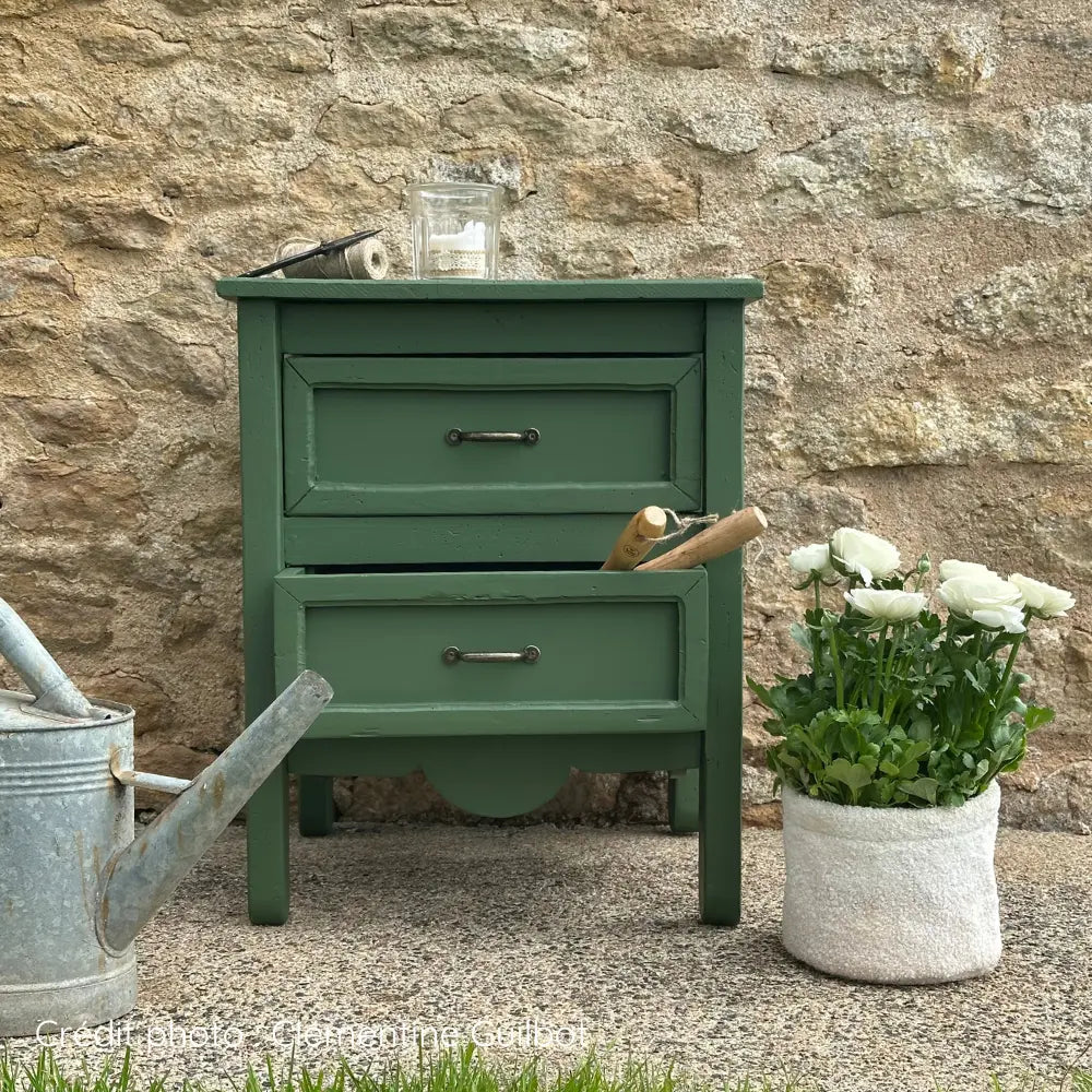 Meuble chiné en bois repient avec la peinture extérieure Embruns Eléonore Déco couleur vert Mélèze