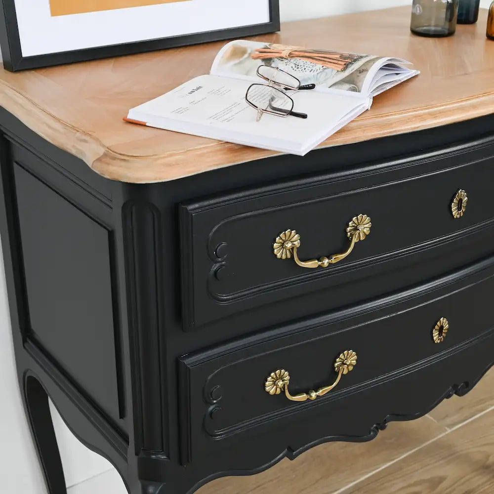 Commode relookée avec la peinture pour meuble Eléonore Déco