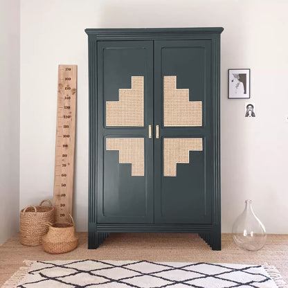 Armoire relookée en peinture meuble en bois Eléonore Déco, couleur gris Anthracite. Convient pour peinture de meuble Ikea, meuble en bois, meuble ancien