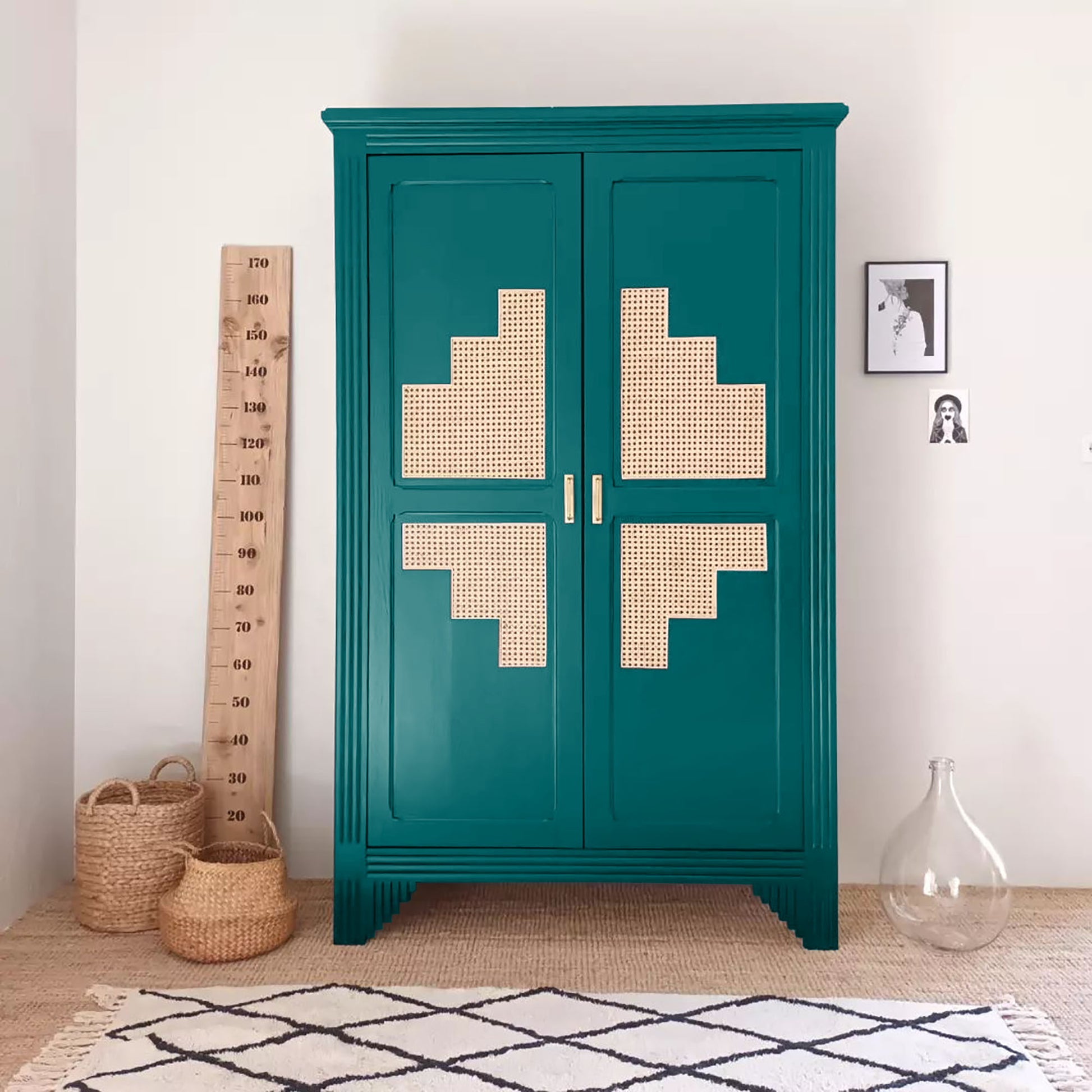 Armoire relookée en peinture meuble en bois Eléonore Déco, couleur Bleu Bleu Canard. Convient pour peinture de meuble Ikea, meuble en bois, meuble ancien