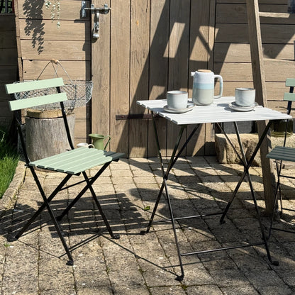 Salon de jardin peint avec la peinture extérieure pour le bois Eléonore Déco
