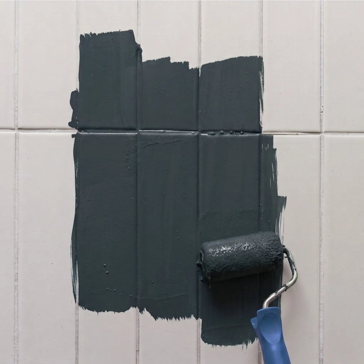 Peinture pour carrelage Éléonore Déco, couleur Anthracite.