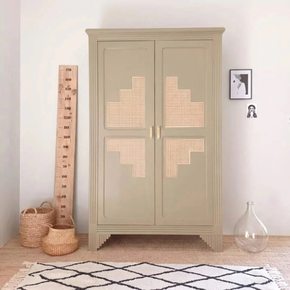 Armoire relookée en couleur Corde – peinture Eléonore Déco.