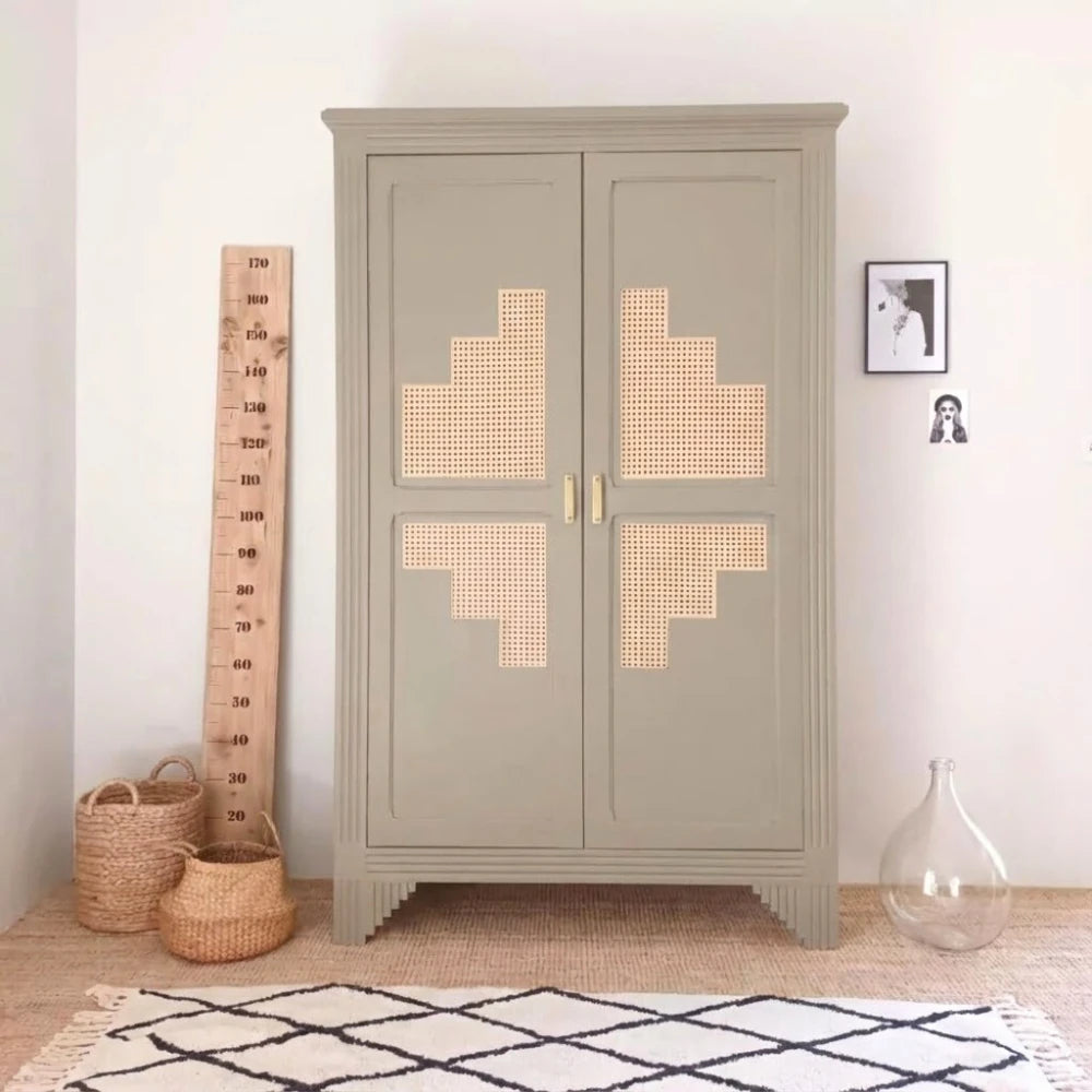 Armoire relookée en couleur Gris de suède – peinture Eléonore Déco.