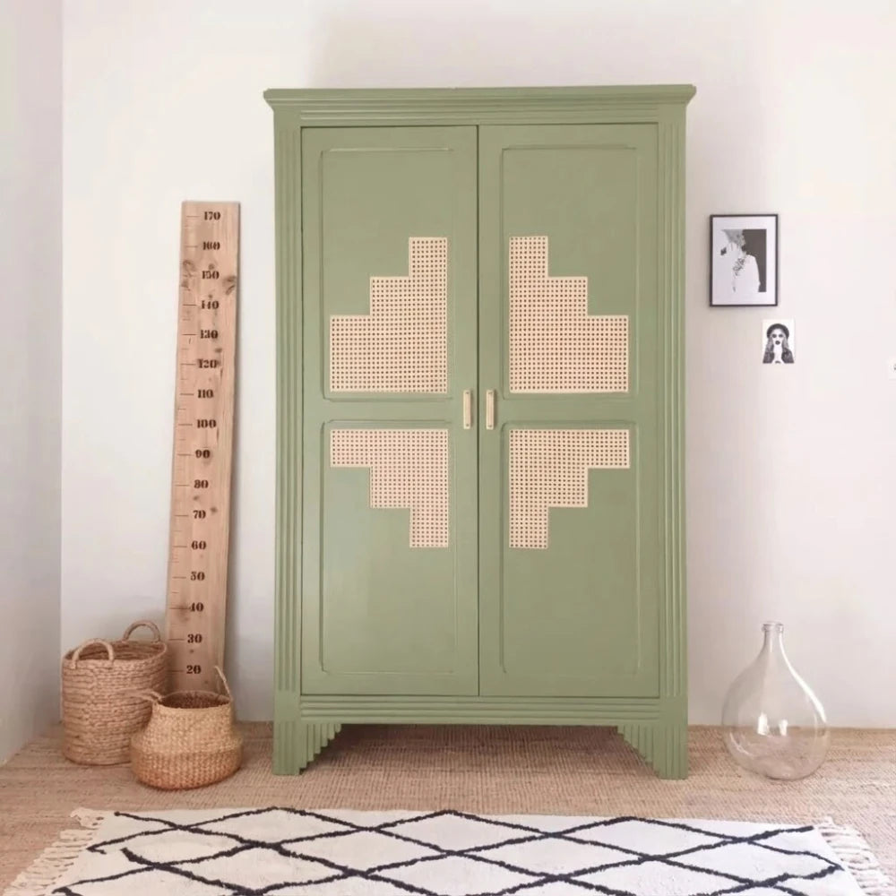 Armoire relookée en couleur Guacamole – peinture Eléonore Déco.