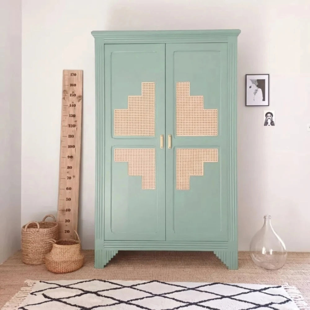 Armoire relookée en couleur Jade – peinture Eléonore Déco.