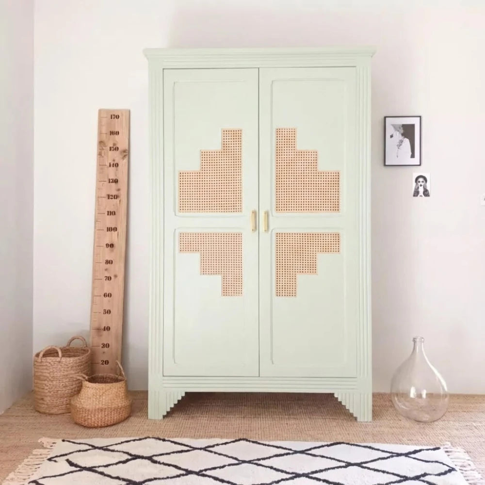 Armoire relookée en couleur Lait d'amande – peinture Eléonore Déco.