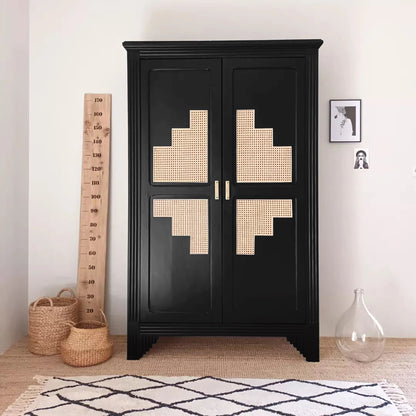 Armoire relookée en couleur Noir – peinture Eléonore Déco.
