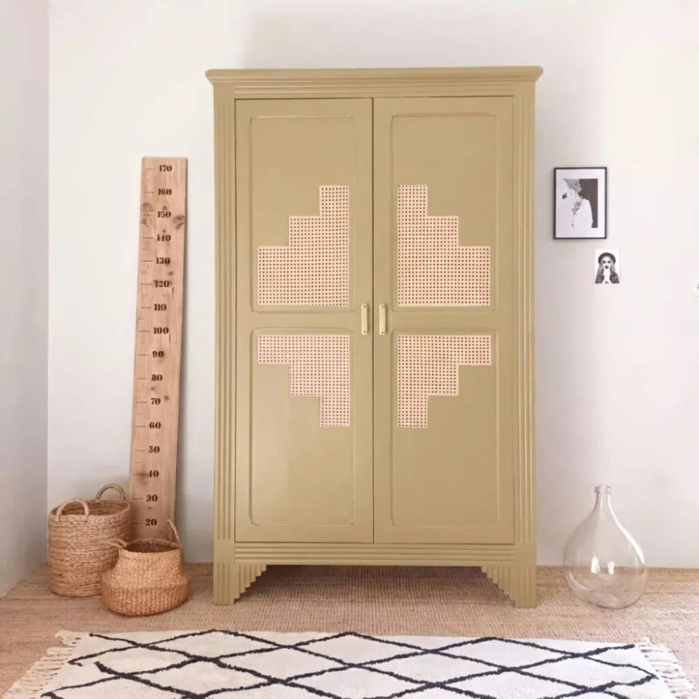 Armoire relookée en couleur Toile de jute – peinture Eléonore Déco.