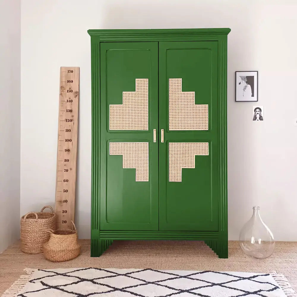 Armoire relookée en couleur vert Choux choux – peinture Eléonore Déco