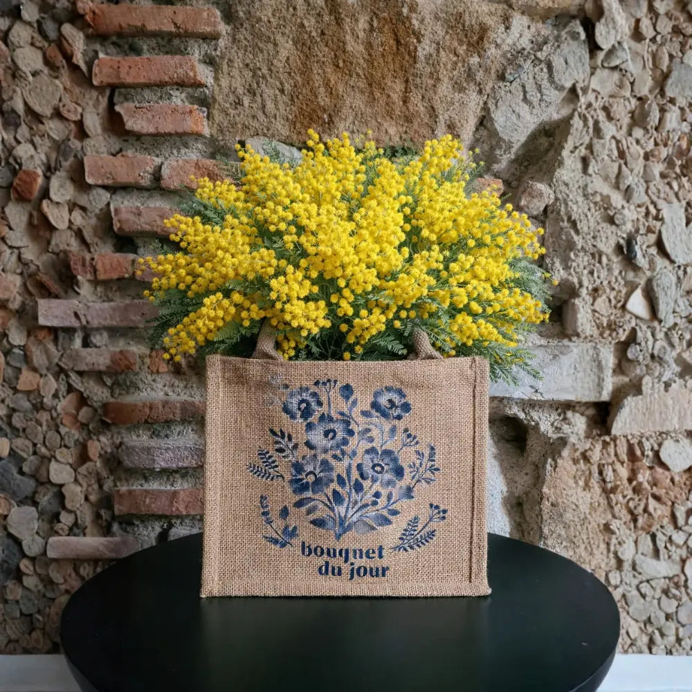 Pochoir Bouquet du jour réalisé sur un sac cabas en toile de jute