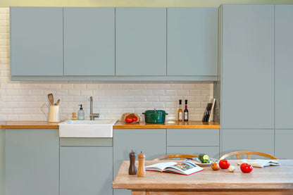 Meubles de cuisine relookés en couleur Loft – peinture Eléonore Déco.