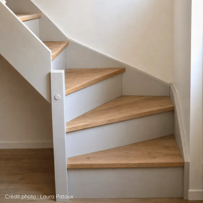 Escalier en bois protégé avec résine Bi Protec Eléonore Déco.