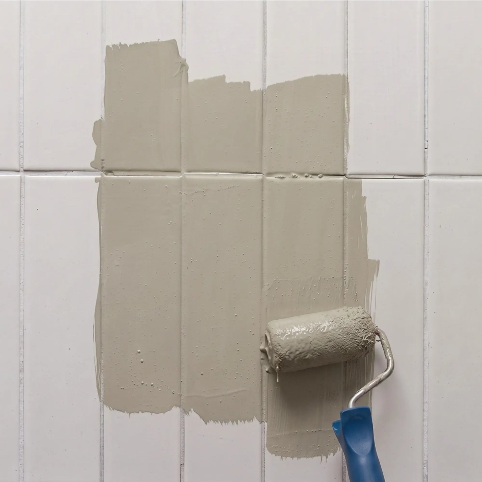 Peinture pour carrelage Éléonore Déco, couleur Gris de suède.
