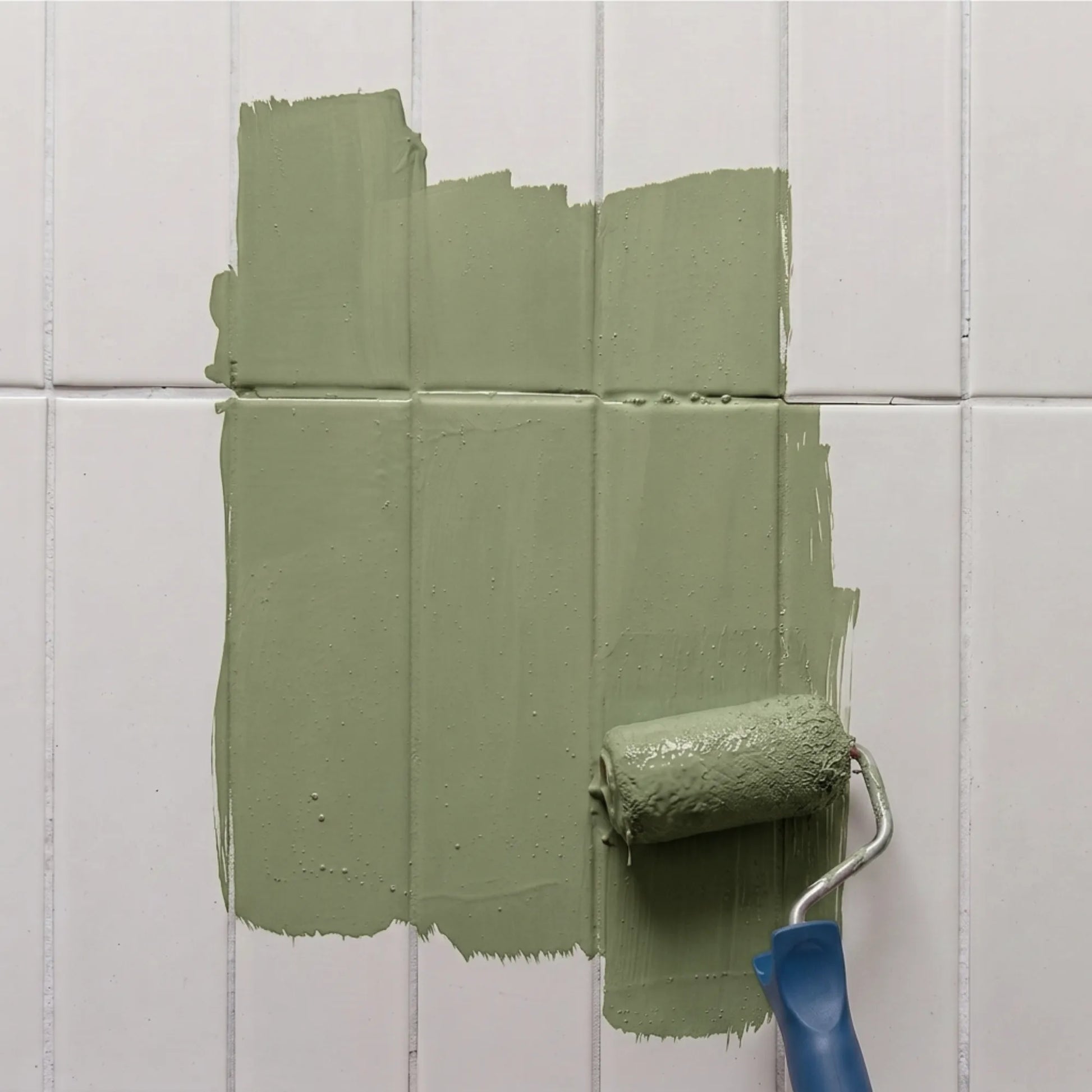 Peinture pour carrelage Éléonore Déco, couleur Guacamole.