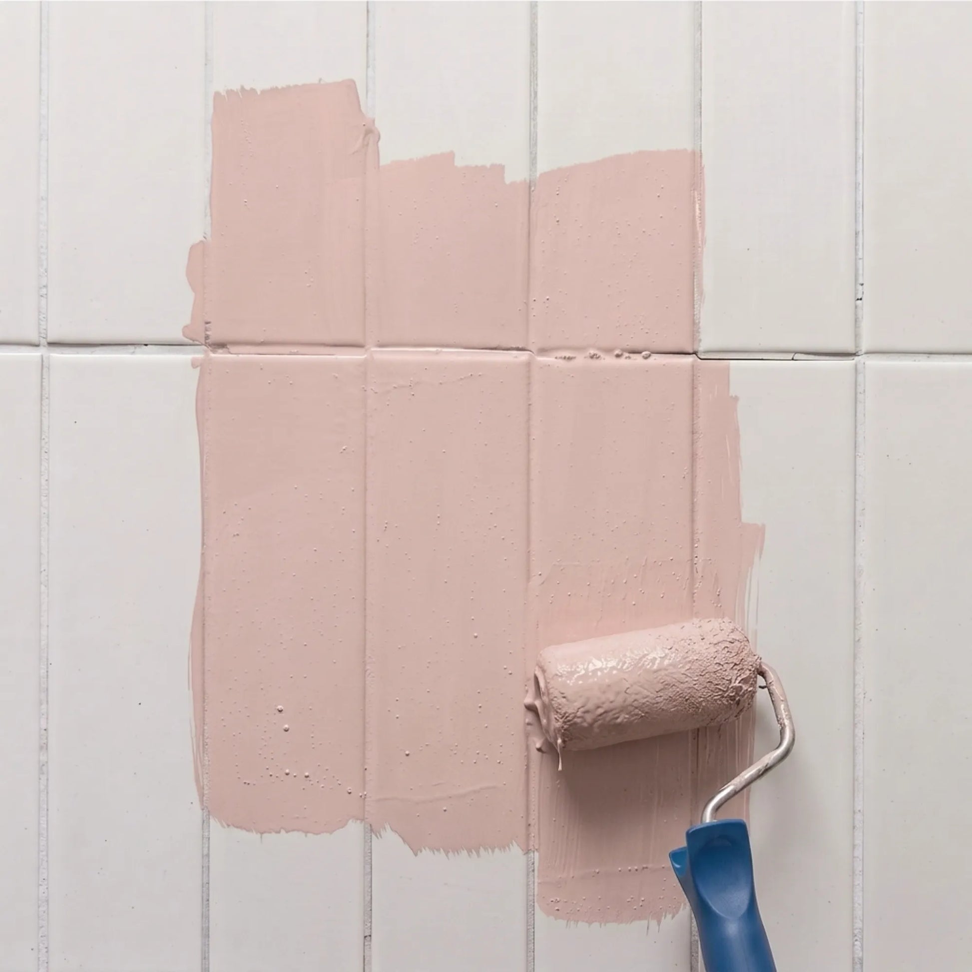 Peinture pour carrelage Éléonore Déco, couleur Guimauve.