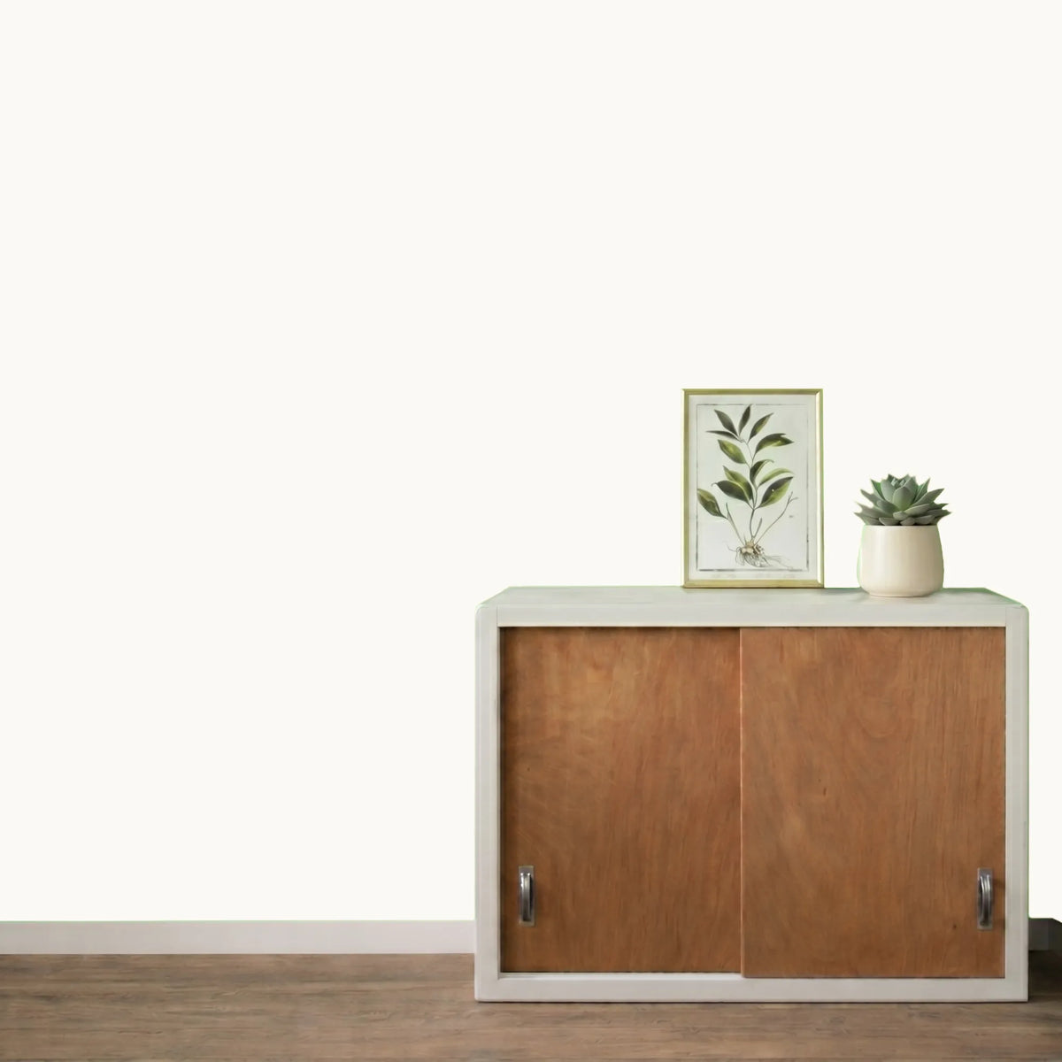 Mur repeint avec la couleur Blanc, peinture murale Éléonore Déco.