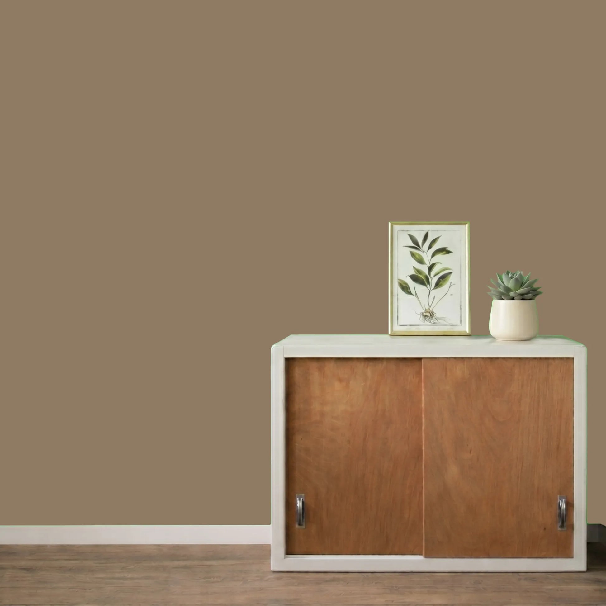 Mur repeint avec la couleur Chamois, peinture murale Éléonore Déco.