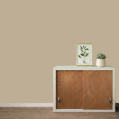 Mur repeint avec la couleur Corde, peinture murale Éléonore Déco.