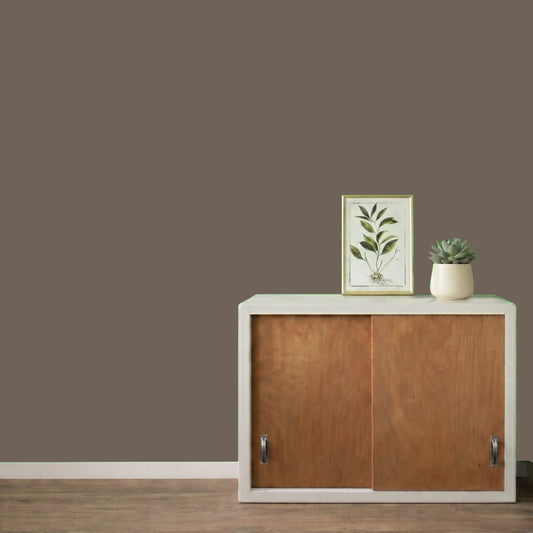 Mur repeint avec la couleur Havane, peinture murale Éléonore Déco.