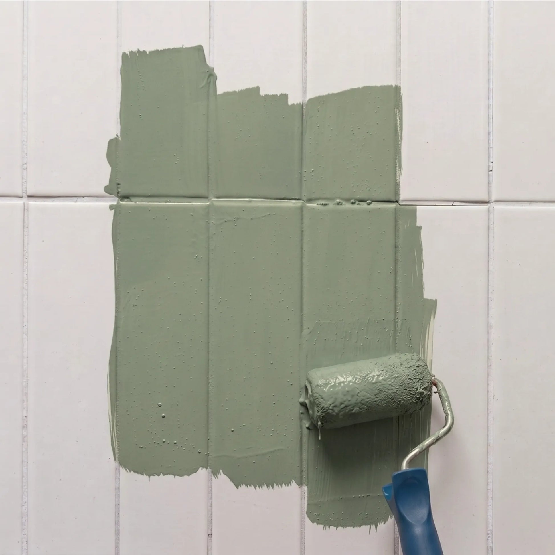 Peinture pour carrelage Éléonore Déco, couleur Vert de gris.
