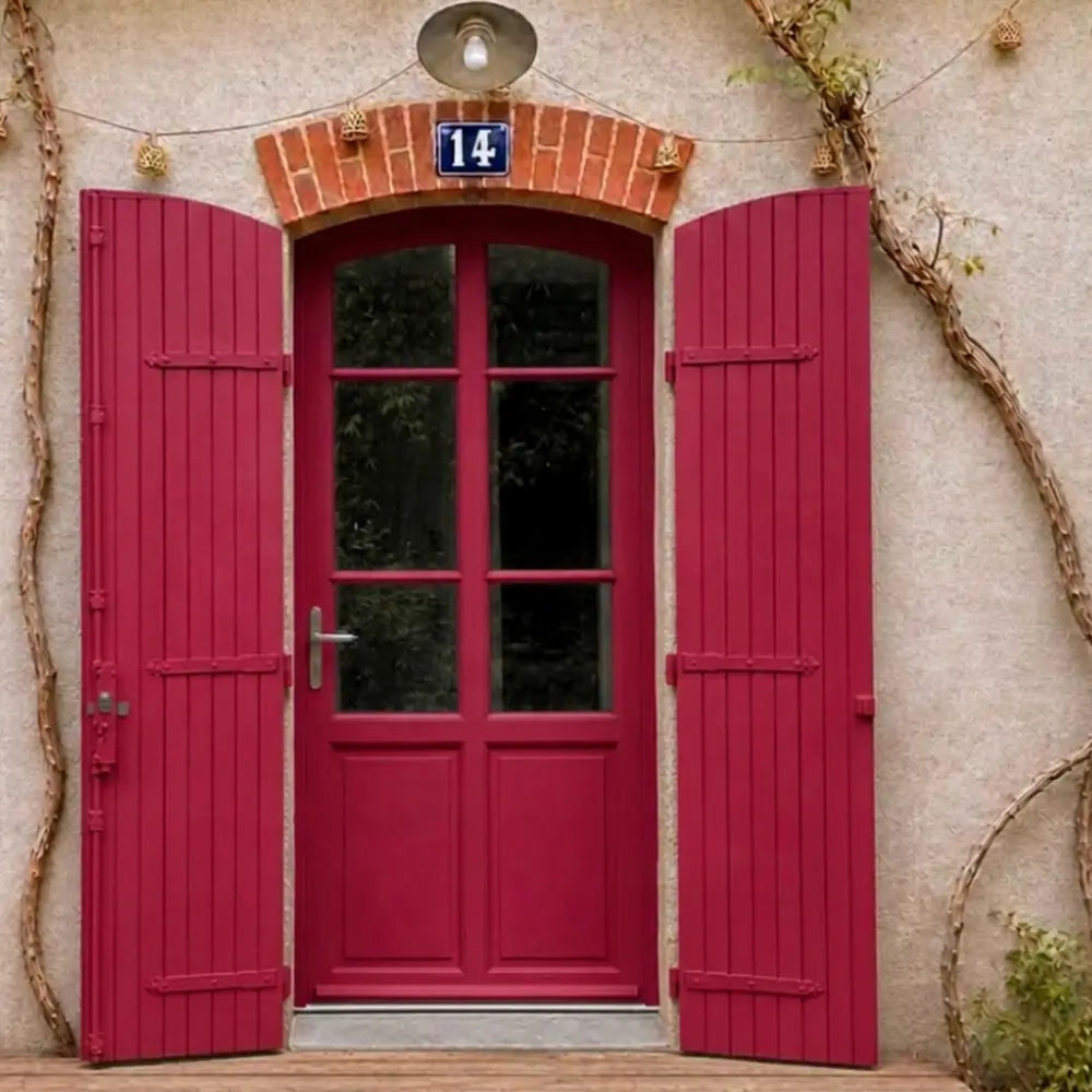 Porte et volets extérieurs en bois peints avec peinture extérieure Eléonore Déco teinte Cranberry crush
